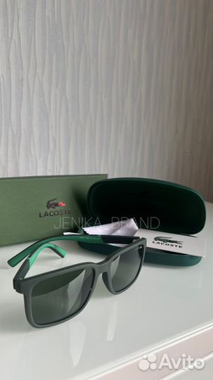 Солнцезащитные очки Lacoste