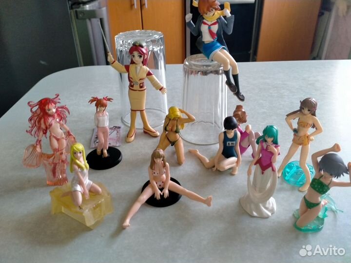 Аниме фигурки и веера