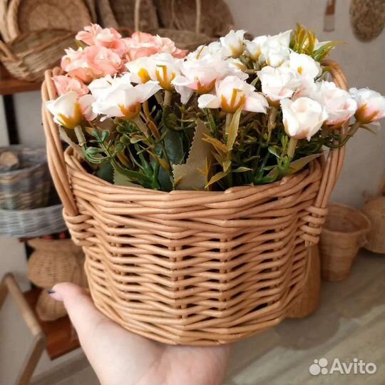 Корзинка из бумажной лозы