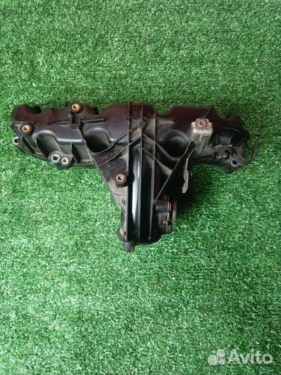 Коллектор впускной Skoda Superb 2