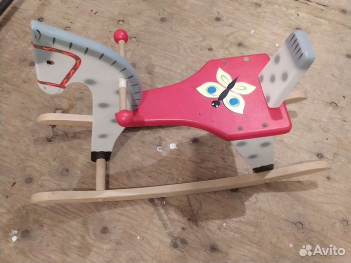 Лошадь качели