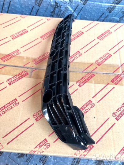 Кронштейн бампера передний правый Toyota Lc Prado