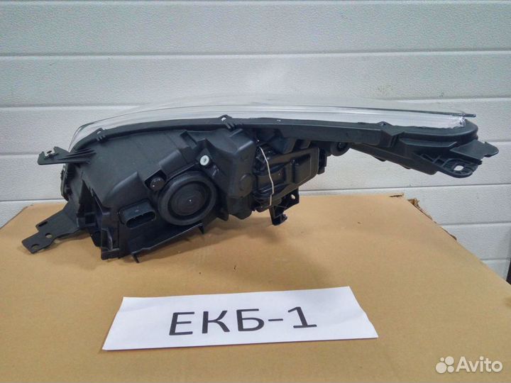 Фара правая Ford Kuga 2 цбс 2012