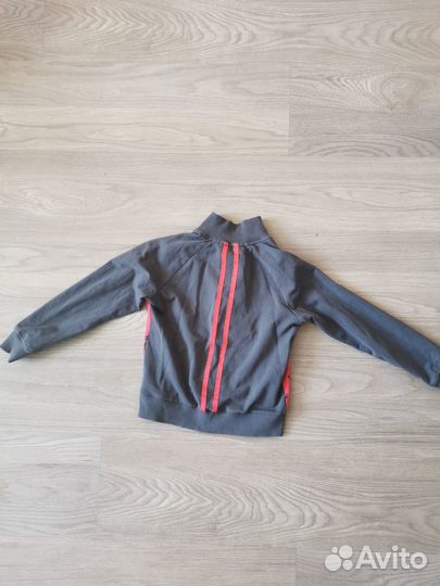Продам спортивный костюм для девочки рост 122см
