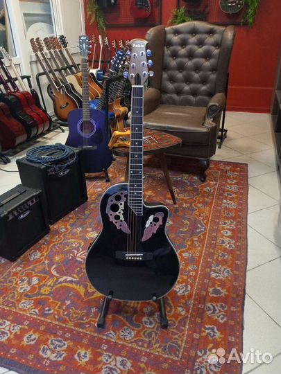 Электро-акустическая гитара