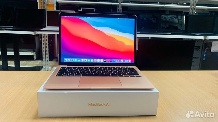 MacBooK Air Retina 13 2020/i3/8gb/Intel HD/256GB
