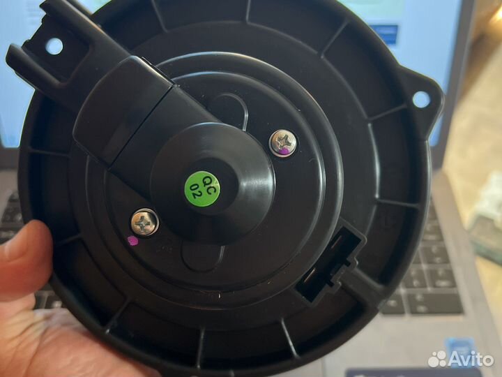 29-99562-SX вентиляторToyota Avensis 03-08/Corolla