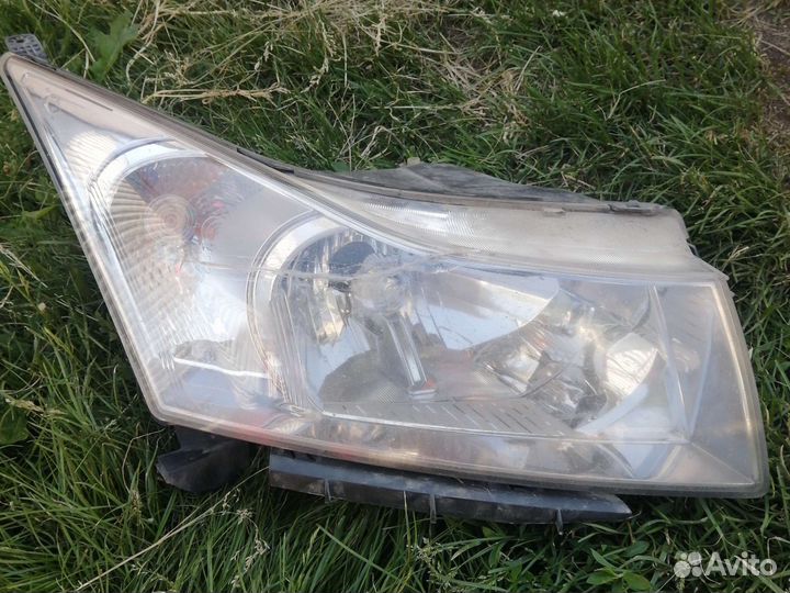 Правая фара Шевроле cruze