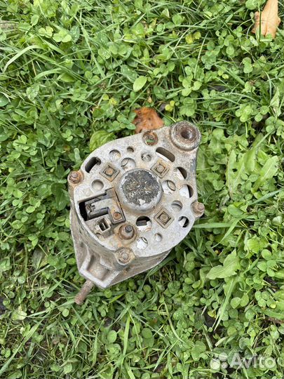 Продам генератор с ваз 2106