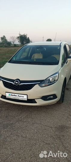 Opel Zafira 2.0 AT, 2017, 205 000 км