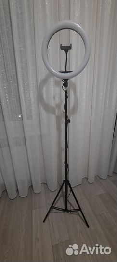 Кольцевая лампа со штативом