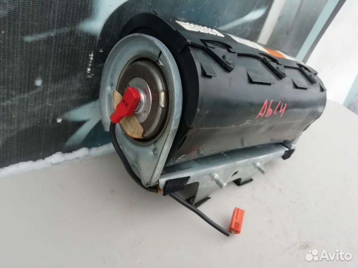 Подушка в панель audi A6/100 C4