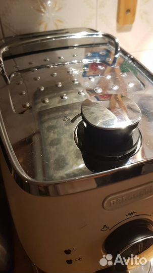 Рожковая кофемашина Delonghi eci341