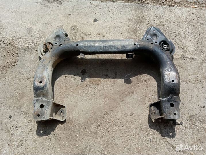 Передний подрамник Audi A6C4,100 С4