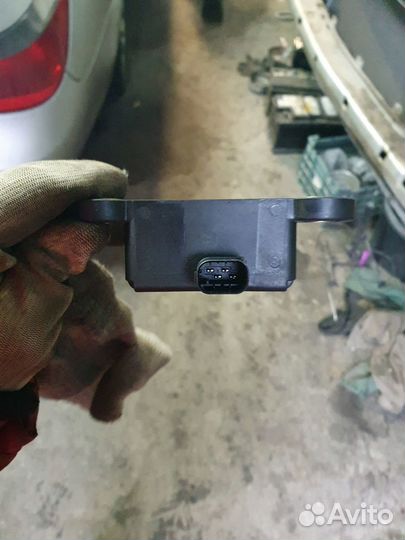 Датчик ускорения Мерседес В221