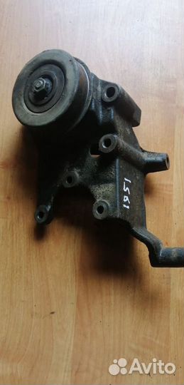 Кронштейн гидроусилителя гура Carisma