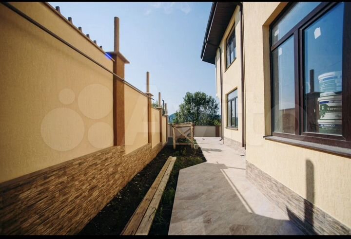 Дом 375 м² на участке 3,75 га