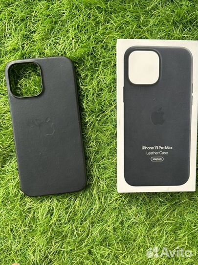Оригинальный кожаный чехол на iPhone 13 pro max