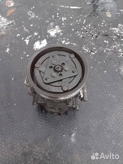 Компрессор кондиционера Renault Thalia