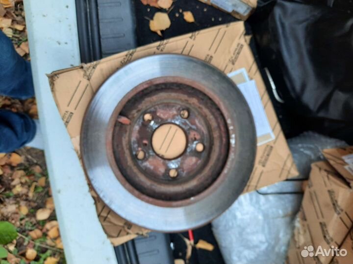 Тормозные диски lexus es 250 2017 года 4 шт