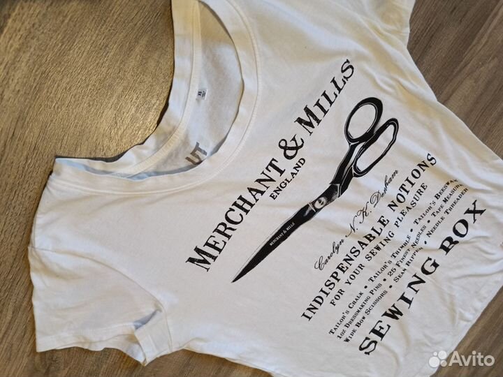 Белая женская футболка Uniqlo XS