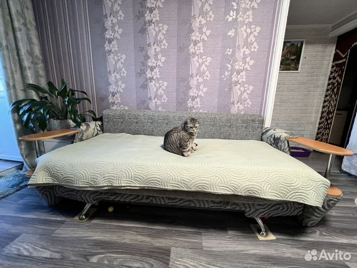 Диван