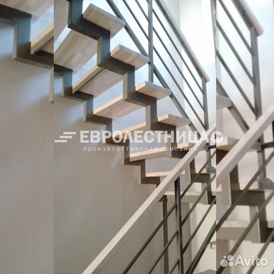 Лестница в коттедж