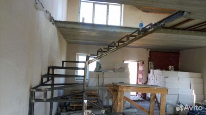 Лестница из металла