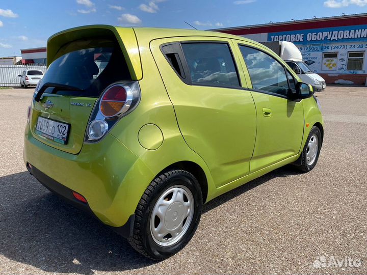 Chevrolet Spark 1.0 AT, 2011, 136 000 км