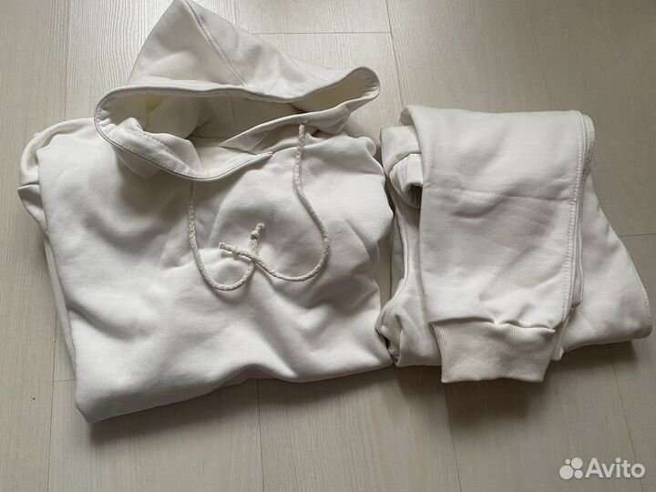 Спортивный костюм Новый женский белый 44 размер