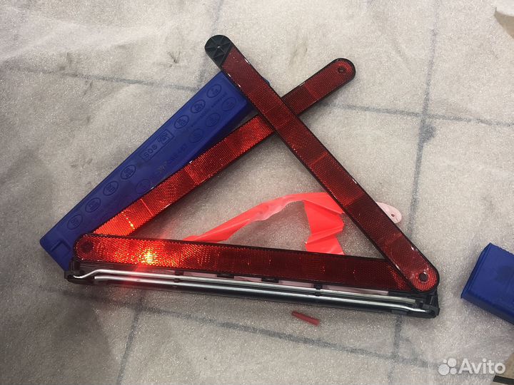 Знак аварийной остановки bmw