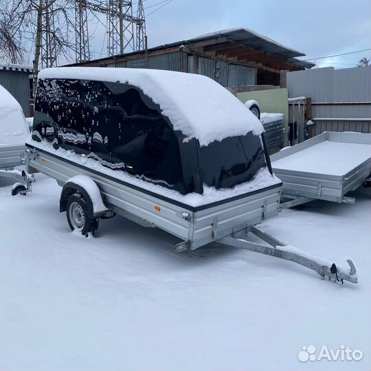 Прицеп под снегоход с черной крышкой. 17.032