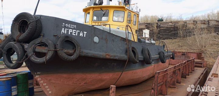 Маломерное буксирное судно. Теплоход 