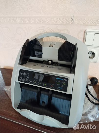Счетчик банкнот Dors 700