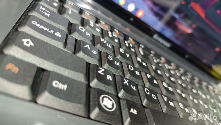 Ноутбук Lenovo G550 intel/4гб/SSD 120гб/win7