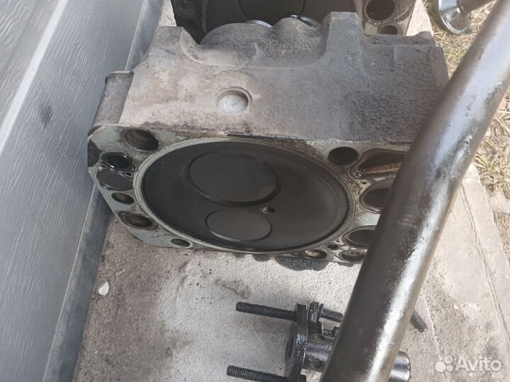 Мотор в разборе