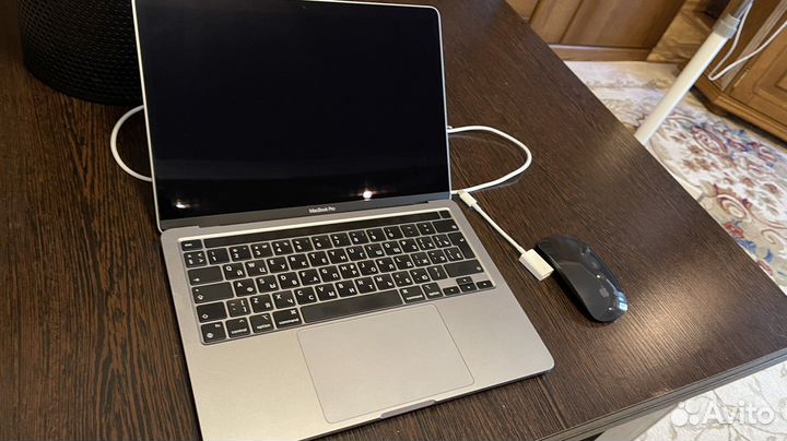 Apple Macbook Pro (13-inch, M1, 2020)