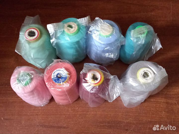 Нитки швейные бабины 100 polyester (4570м), люрекс