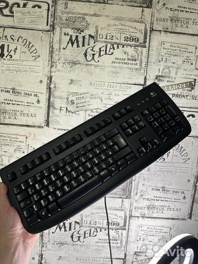 Клавиатура Logitech Deluxe 250
