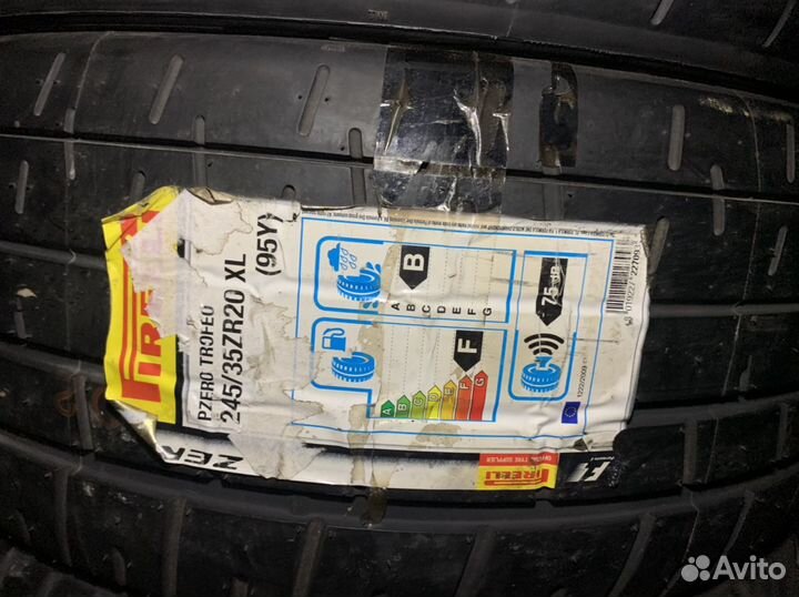 Pirelli P Zero Trofeo Race 245/35 R20 95Y