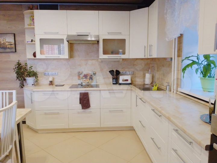 2-к. квартира, 83,5 м², 1/10 эт.