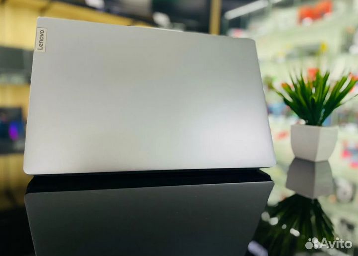 Мощный Ноутбук Lenovo Ryzen 5 7520U/DDR5-8/SSD