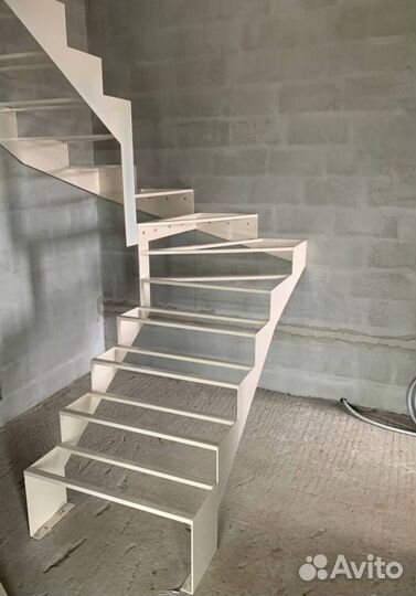 Металлокаркас для лестницы 