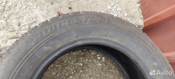 Bridgestone Blizzak Revo GZ 225/60 R17