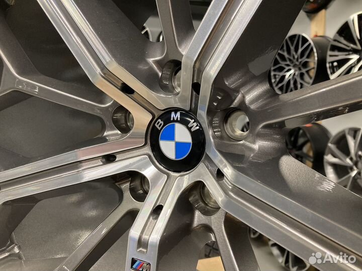Диски R22 на BMW 785M стиль