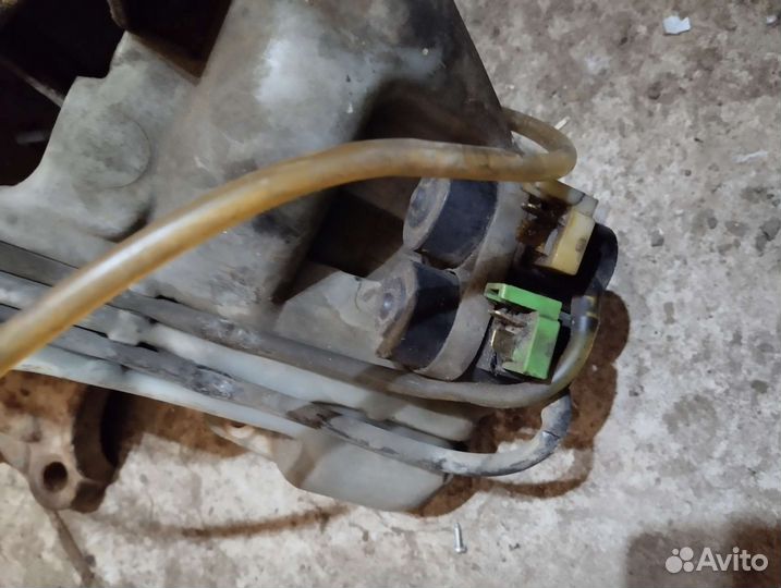 Бачок омывателя mitsubishi Спейс wagon