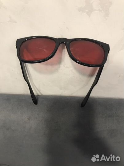 Очки вампира красные