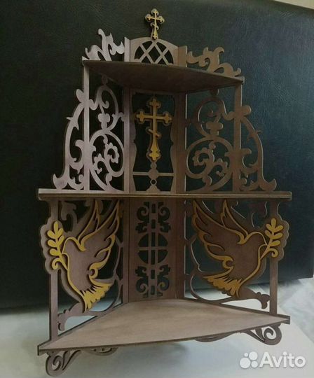 Угловая полка для икон