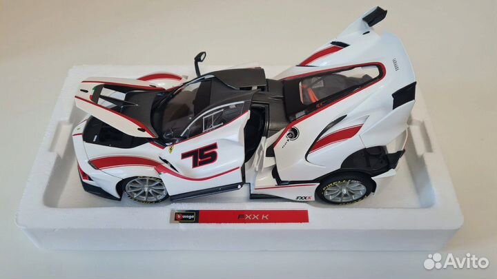 Модель автомобиля Burago Ferrari FXX K