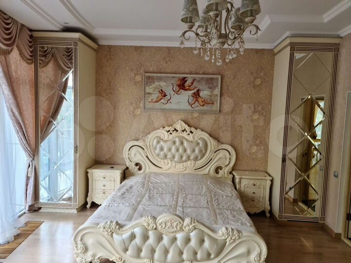 3-к. квартира, 107 м², 3/14 эт.